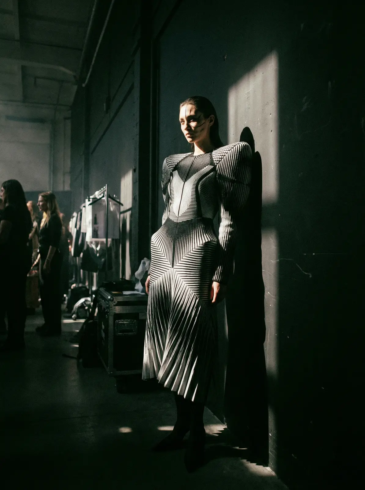 财神体育官网 前卫结构主义时装短视频